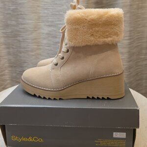 Style Co Womens Iggyy Lace-Up Wedge Booties Sand color